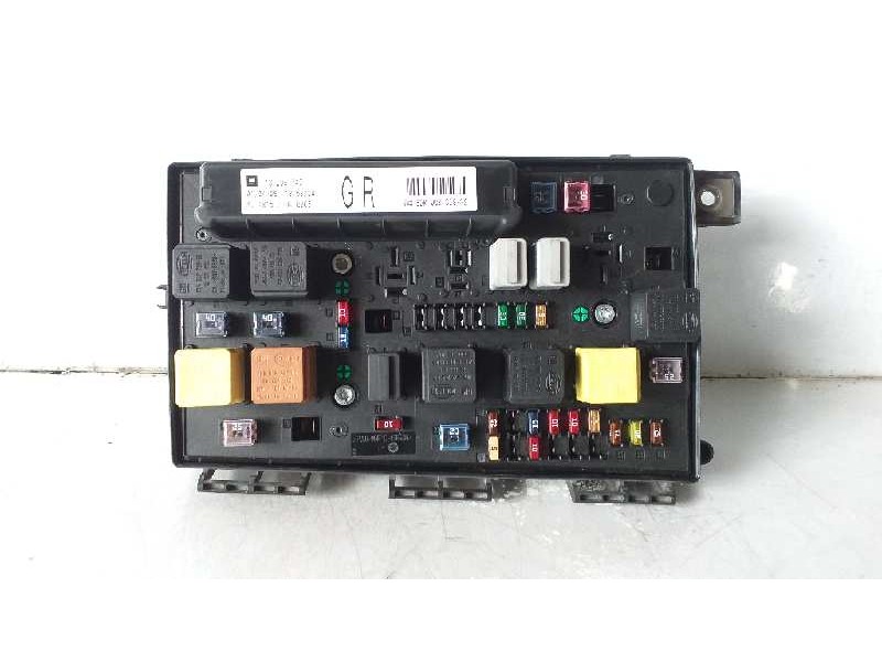 Recambio de caja reles / fusibles para opel astra h berlina elegance referencia OEM IAM 13206745 5DK00866832 