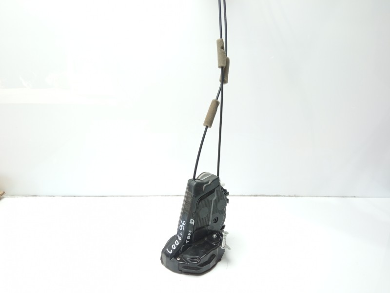 Recambio de cerradura puerta trasera derecha para toyota yaris active referencia OEM IAM 69050K0030 69205K0050 V5114110