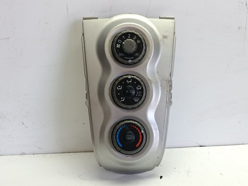 Recambio de mando climatizador para toyota yaris (_p9_) 1.3 vvt-i (scp90_) referencia OEM IAM 554060D190B  