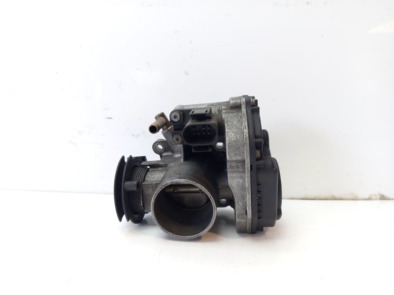 Recambio de caja mariposa para volkswagen polo berlina (6n2) 1.4 16v referencia OEM IAM 30133064F  