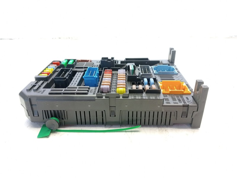Recambio de caja reles / fusibles para toyota proace verso referencia OEM IAM SU001B3436  