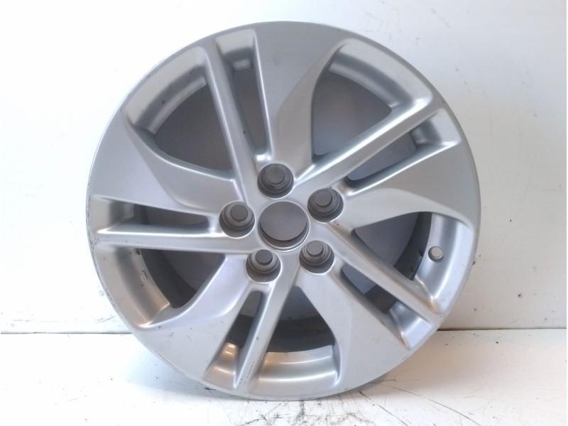 Recambio de llanta para toyota yaris 1.5 16v cat referencia OEM IAM 42611K0030  