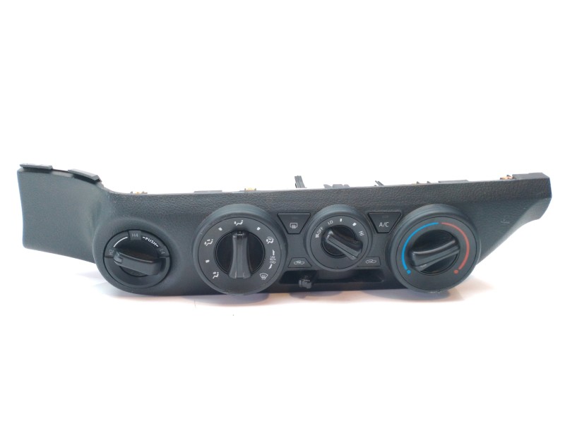Recambio de mando calefaccion / aire acondicionado para toyota hilux (kun) cabina doble dlx 4x4 referencia OEM IAM 559000KD61 55