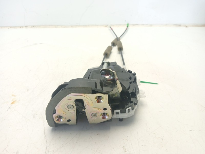 Recambio de cerradura puerta trasera derecha para toyota yaris cross (mxp_) 1.5 (mxpb10) referencia OEM IAM 69050K0030  