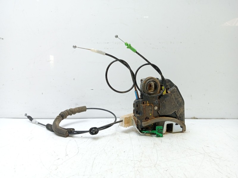 Recambio de cerradura puerta trasera derecha para toyota c-hr referencia OEM IAM 69050F4010  