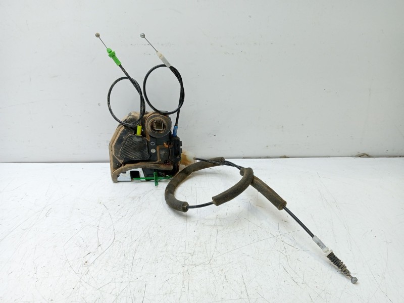 Recambio de cerradura puerta trasera izquierda para toyota c-hr referencia OEM IAM 69060F4010  