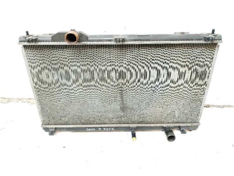 Recambio de radiador agua para lexus is 300h referencia OEM IAM 1640036290  