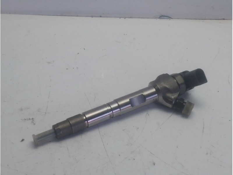 Recambio de inyector para audi a6 berlina (4f2) referencia OEM IAM 04L130277AE  