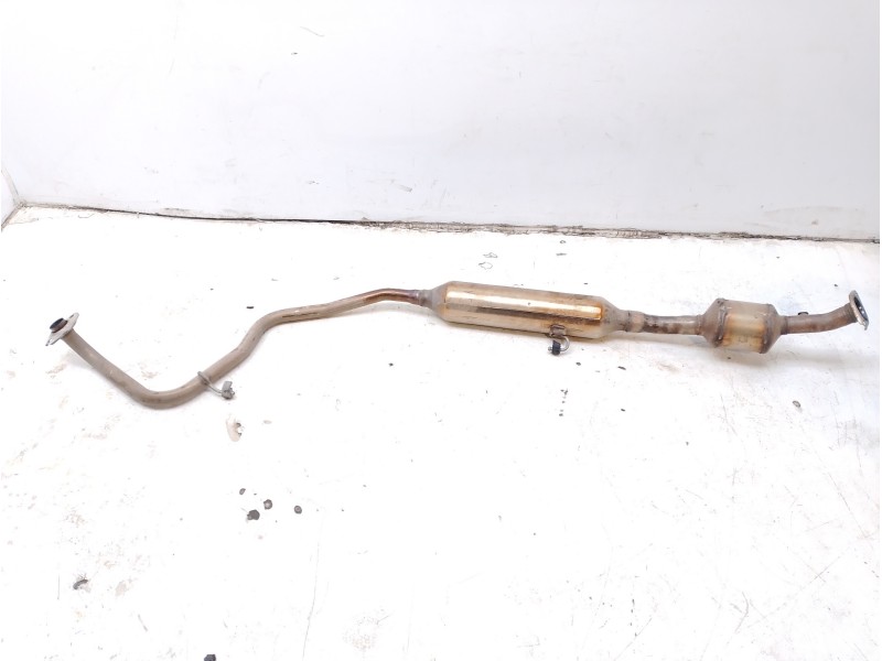 Recambio de catalizador para toyota yaris referencia OEM IAM 17410K0100 3K006 