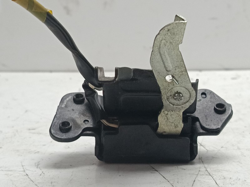 Recambio de cerradura maletero / porton para toyota yaris (_p9_) 1.3 vvt-i (scp90_) referencia OEM IAM 693500D040  