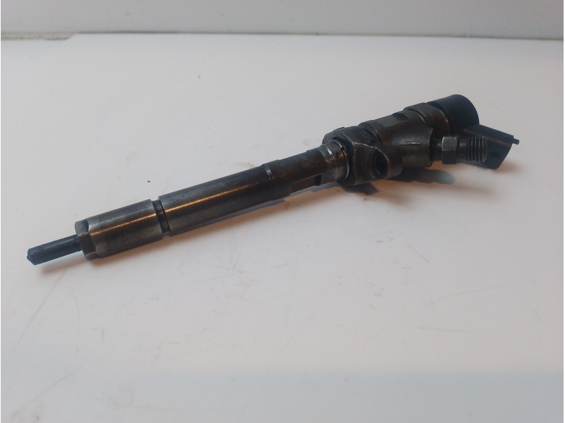 Recambio de inyector para ford focus berlina (cap) ambiente (d) referencia OEM IAM 1366613  
