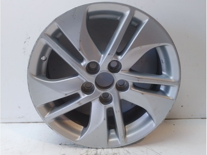 Recambio de llanta para toyota yaris 1.5 16v cat referencia OEM IAM 42611K0030  