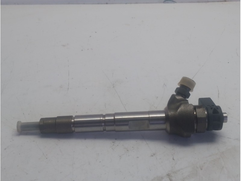 Recambio de inyector para audi a6 c4 avant (4a5) 2.0 referencia OEM IAM 04L130277AE  