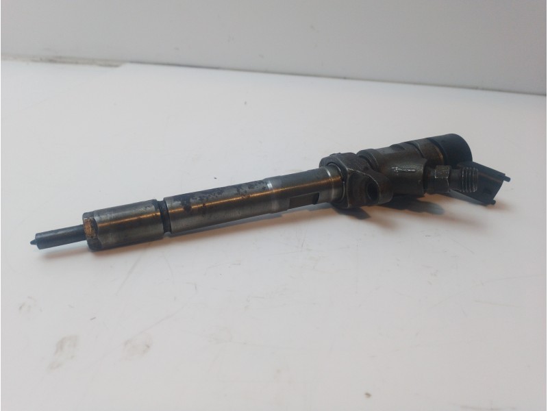 Recambio de inyector para ford focus berlina (cap) ambiente (d) referencia OEM IAM 1366613  
