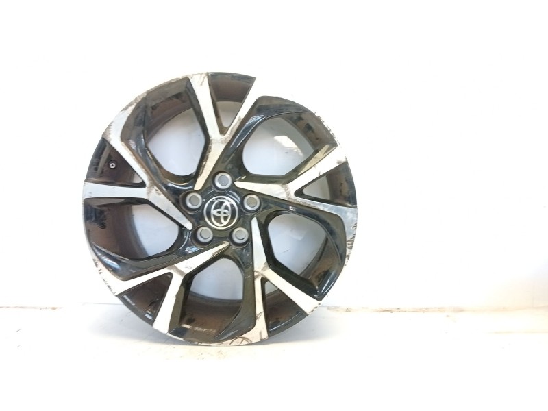 Recambio de llanta para toyota c-hr referencia OEM IAM 42611F4040  