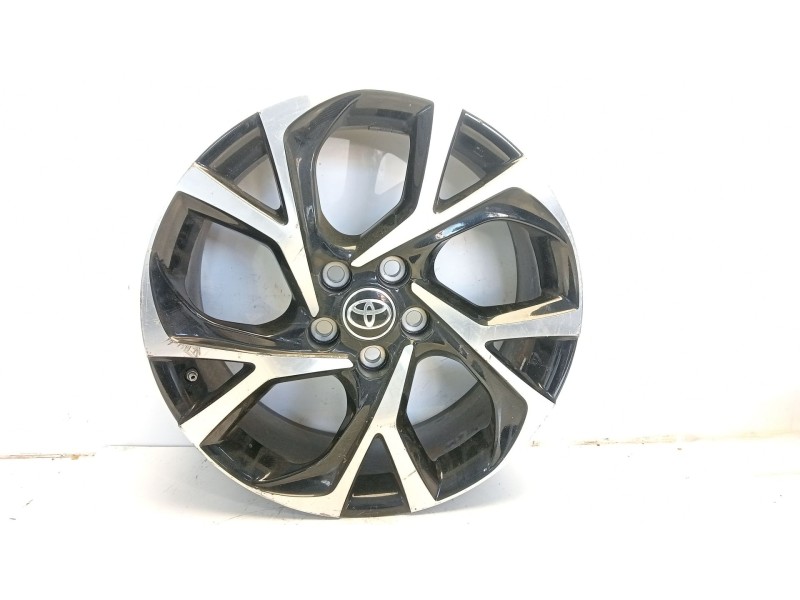 Recambio de llanta para toyota c-hr referencia OEM IAM 42611F4040  