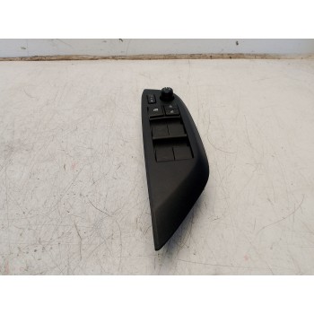 MANDO ELEVALUNAS DELANTERO IZQUIERDO 840400D020 