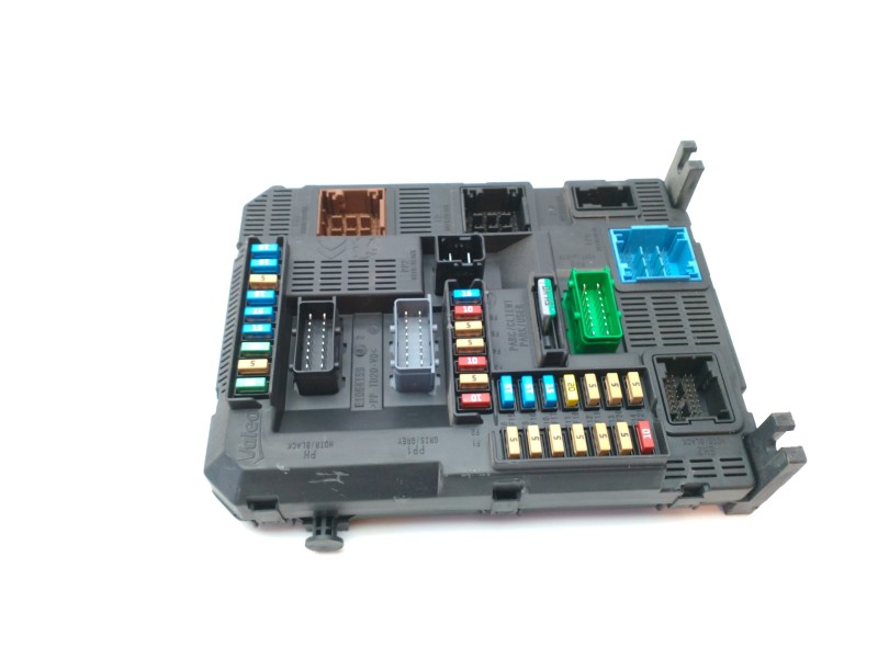 Recambio de caja reles / fusibles para peugeot 208 1.2 12v e-thp referencia OEM IAM 9819850080 BSIN03 