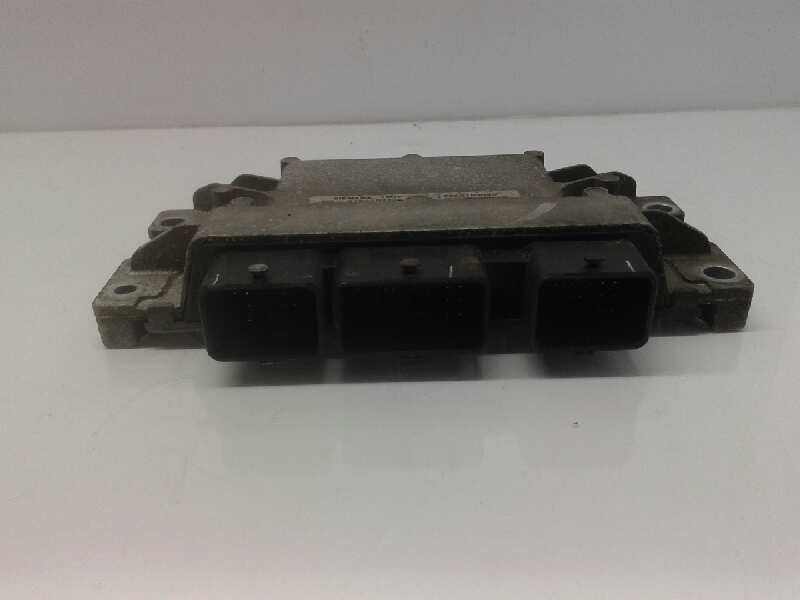 Recambio de centralita motor uce para renault clio iii expression referencia OEM IAM 8200783095 S120202114 