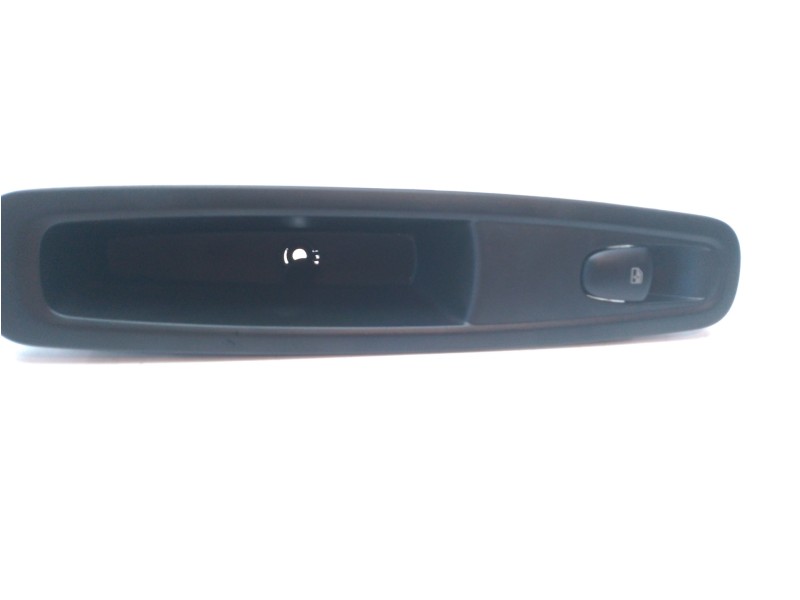 Recambio de mando elevalunas trasero derecho para renault kadjar bose edition referencia OEM IAM 829508687R  