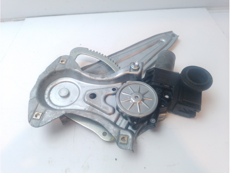 Recambio de elevalunas trasero derecho para toyota c-hr referencia OEM IAM 69830F4010  