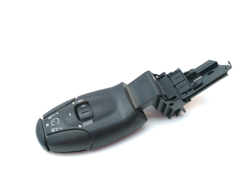 Recambio de interruptor para peugeot 208 1.2 12v e-thp referencia OEM IAM 6242Z8  