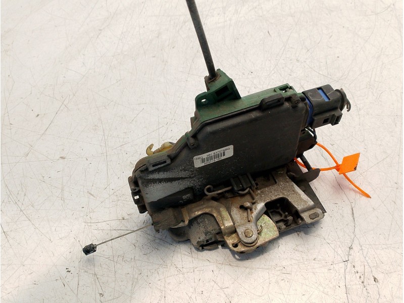 Recambio de cerradura puerta delantera derecha para seat ibiza iii (6l1) 1.2 referencia OEM IAM 3B1837016CC  