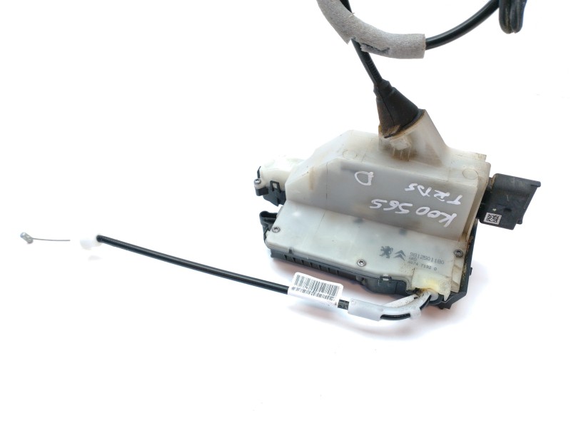 Recambio de cerradura puerta trasera derecha para peugeot 208 1.2 12v e-thp referencia OEM IAM 9812501180  