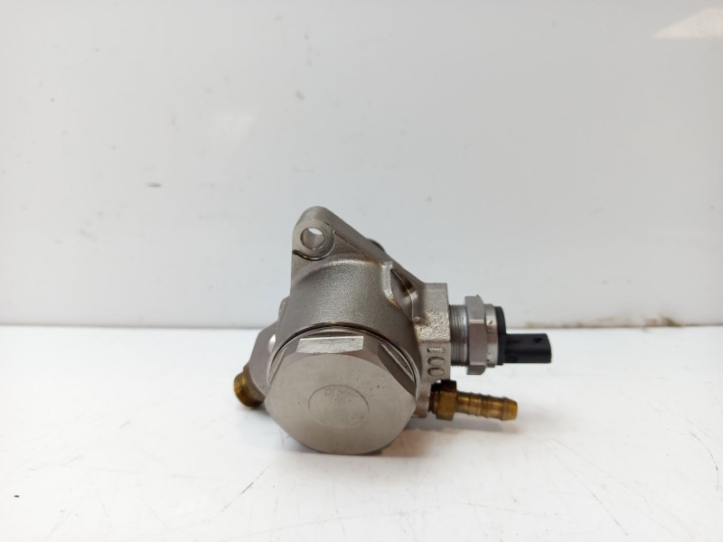 Recambio de bomba alta para seat arona 1.0 tsi referencia OEM IAM 04E127026BH  