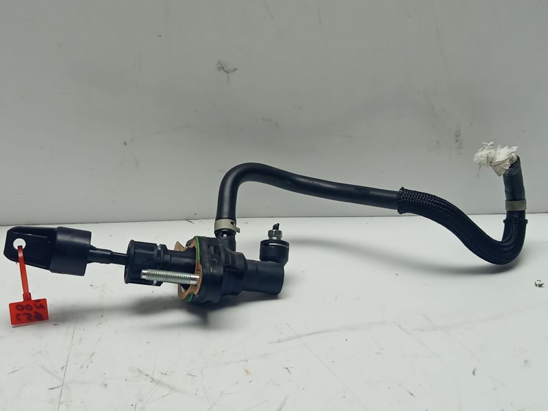 Recambio de bombin embrague para toyota aygo referencia OEM IAM 31420K0030  31434K0030A