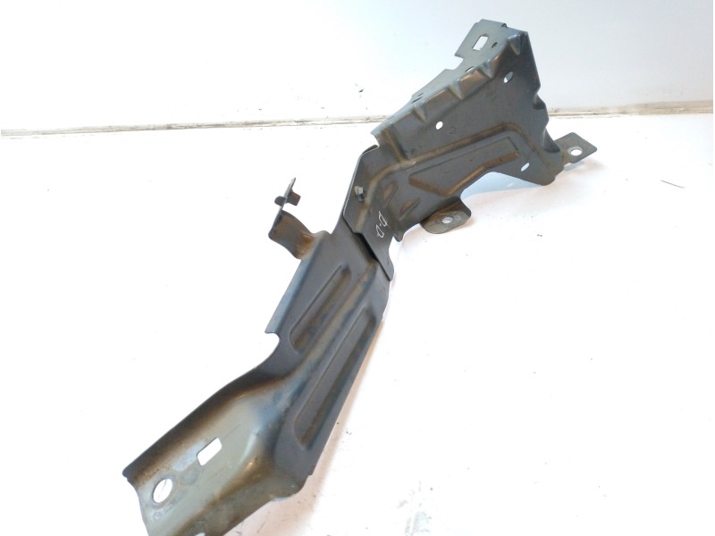 Recambio de molduras delanteras para volvo xc 40 business plus awd referencia OEM IAM 31672123  