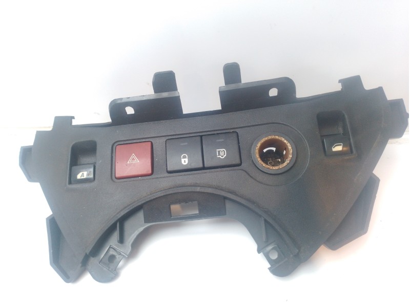 Recambio de molduras delanteras para peugeot partner kombi confort referencia OEM IAM 8231LC 968093977 