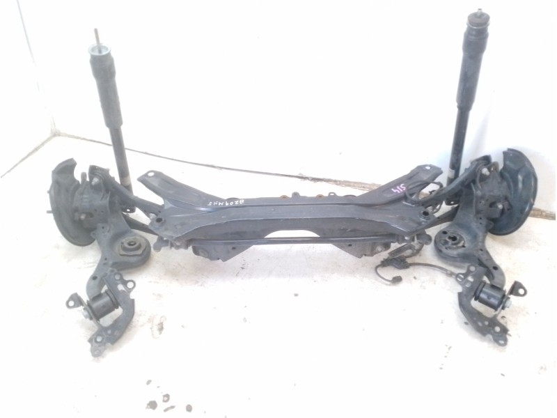Recambio de puente trasero para toyota yaris active referencia OEM IAM 51206K0020  