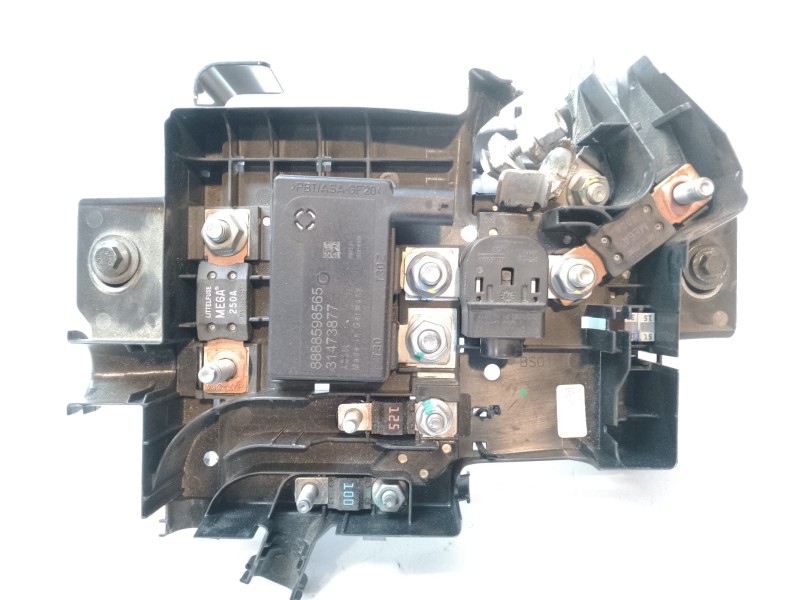 Recambio de caja reles / fusibles para volvo xc 40 business plus awd referencia OEM IAM 32200334  