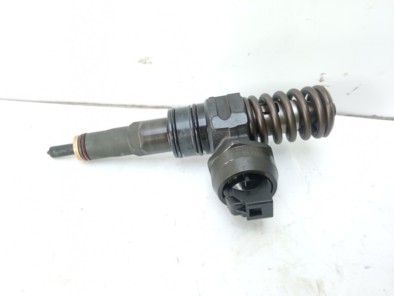Recambio de inyector para audi a3 (8l) referencia OEM IAM 414720035  