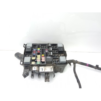 CAJA RELES / FUSIBLES BK2T9K499ACH BK2T14A175AA 