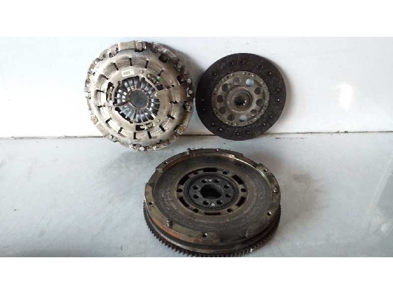 Recambio de kit embrague para bmw serie 7 (e38) 728i referencia OEM IAM 7512474 526588 