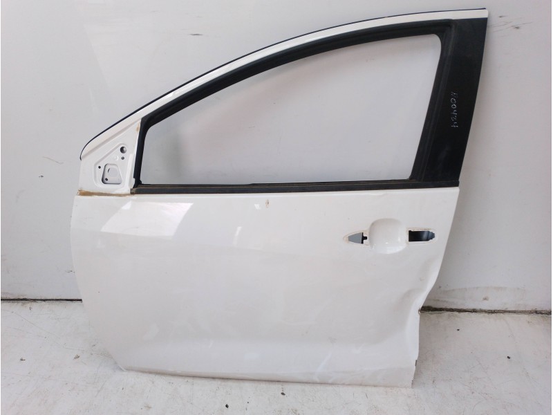 Recambio de puerta delantera izquierda para toyota yaris 1.5 16v cat referencia OEM IAM 67002K0020  