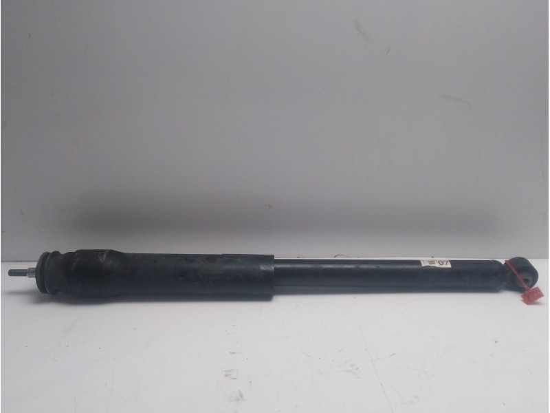 Recambio de amortiguador trasero derecho para toyota aygo referencia OEM IAM 485300H090  