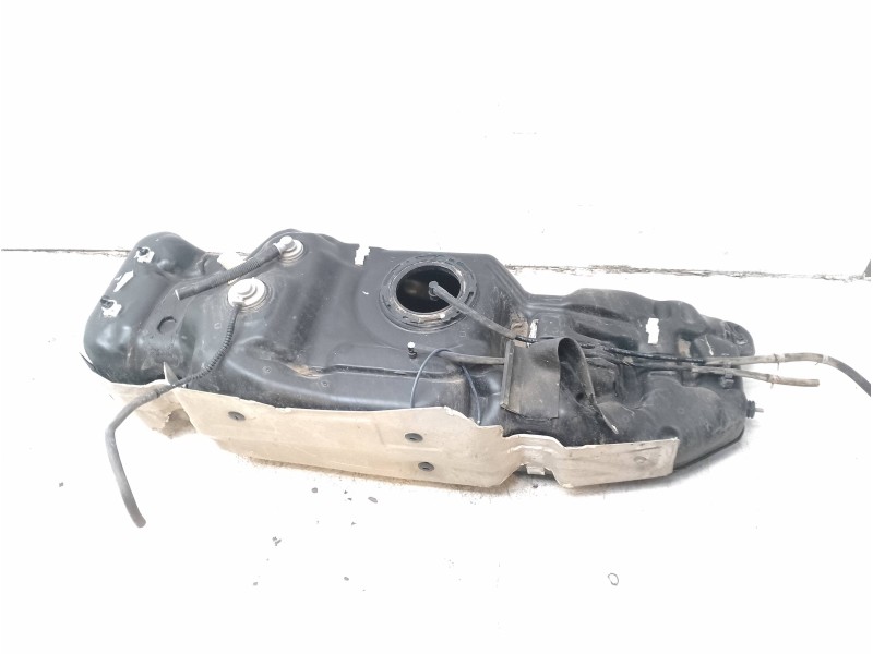 Recambio de deposito combustible para toyota hilux (kun) cabina doble vx 4x4 referencia OEM IAM 770010K660  