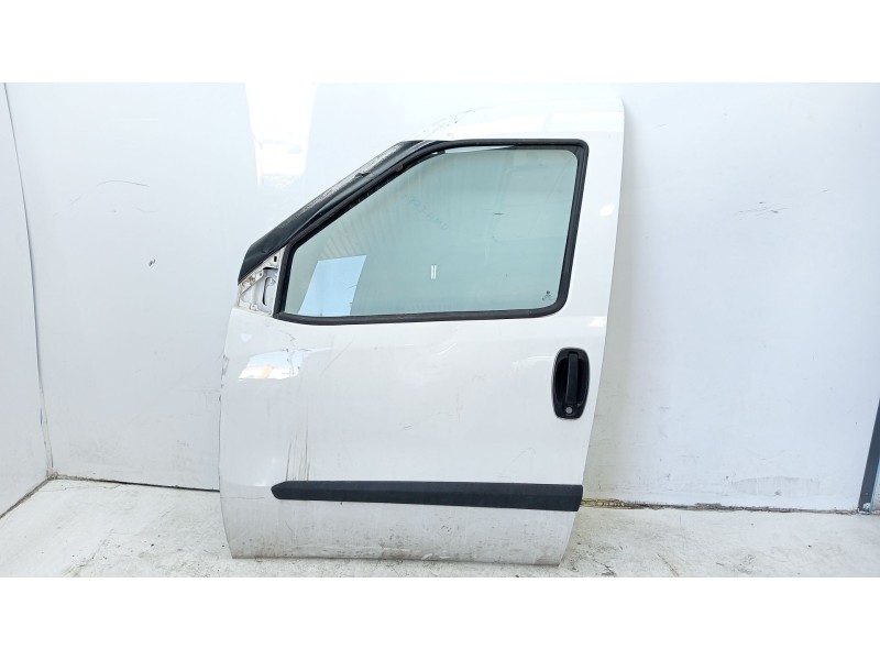 Recambio de puerta delantera izquierda para fiat doblo cargo 1.6 jtdm 16v cat referencia OEM IAM 51847707  