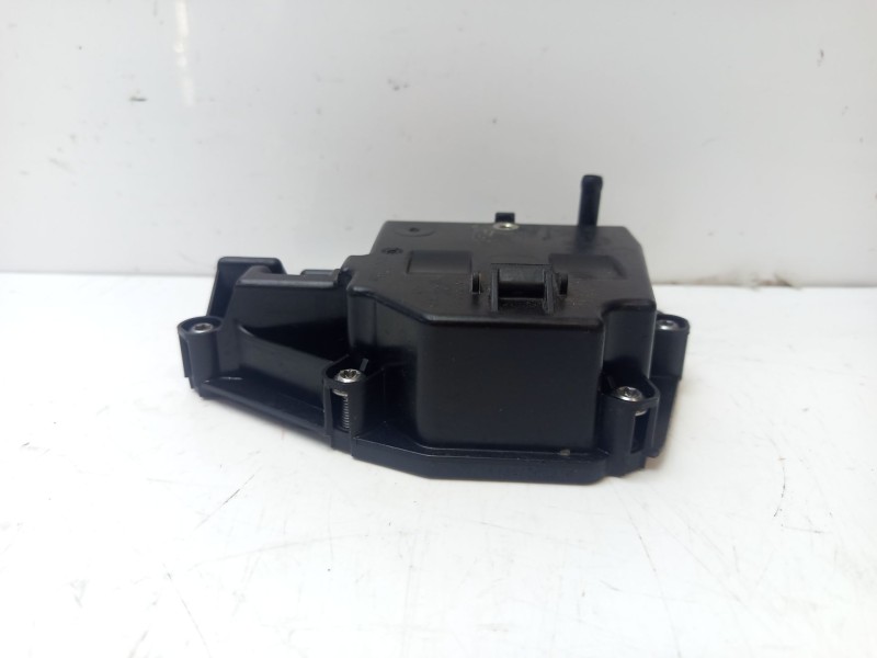 Recambio de moldura para seat arona 1.0 tsi referencia OEM IAM 04E103464AH  
