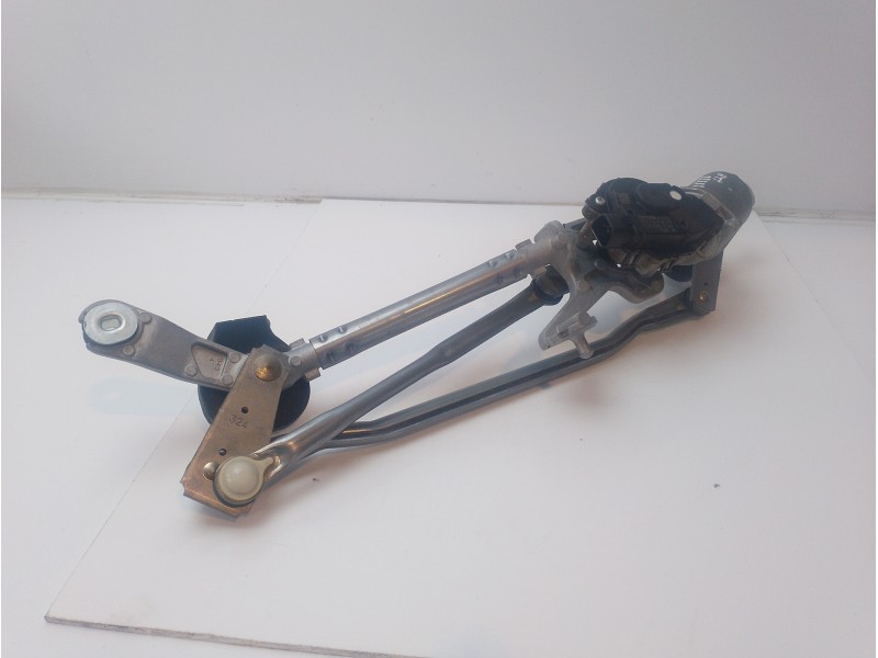 Recambio de motor limpia delantero para toyota c-hr referencia OEM IAM 85110F4010  