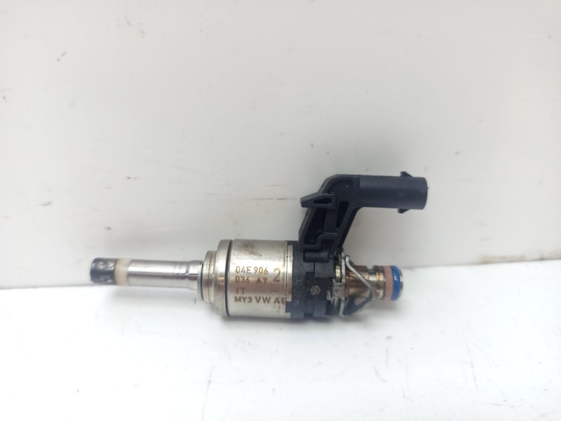 Recambio de inyector para seat arona 1.0 tsi referencia OEM IAM 04E906036AT  