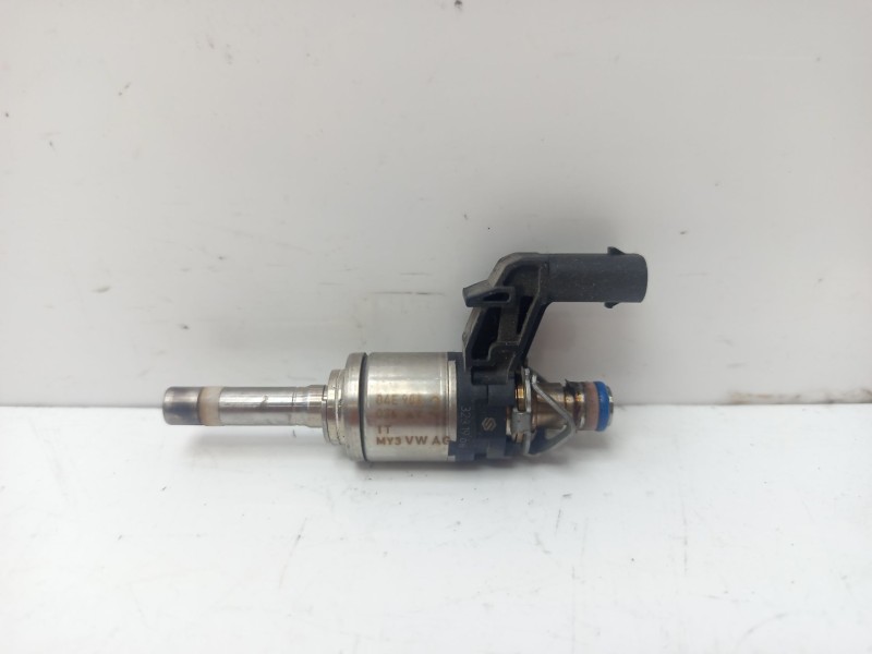 Recambio de inyector para seat arona 1.0 tsi referencia OEM IAM 04E906036AT  