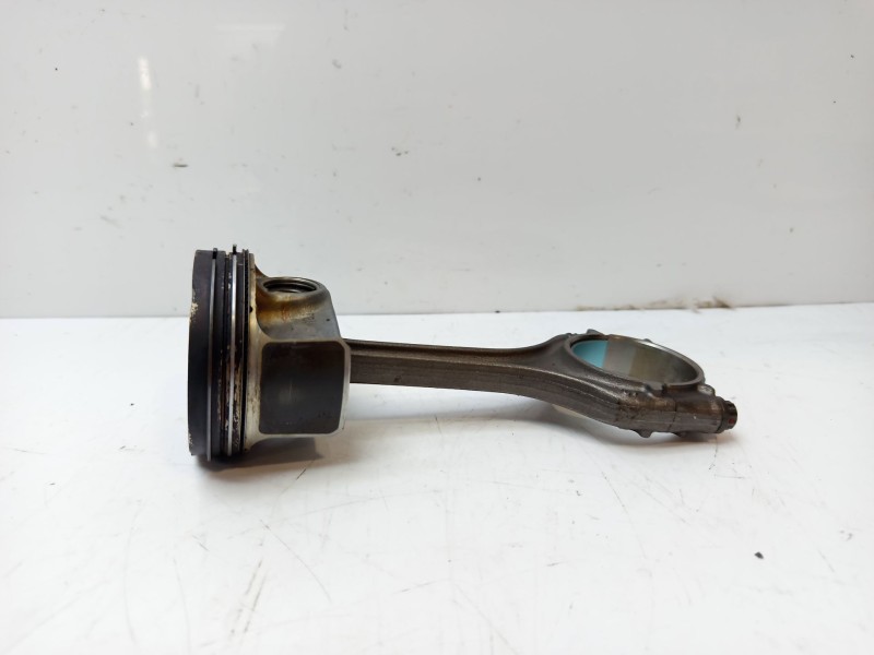 Recambio de piston para seat arona 1.0 tsi referencia OEM IAM 04C107065AT  