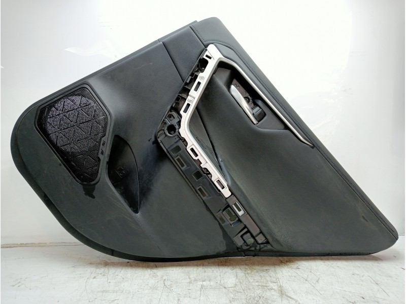Recambio de guarnecido puerta trasera derecha para toyota rav 4 advance hybrid referencia OEM IAM 6763042611C2  