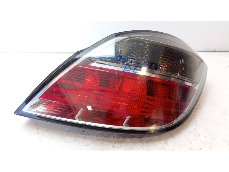 Recambio de piloto trasero derecho para opel astra gtc referencia OEM IAM 93190305  