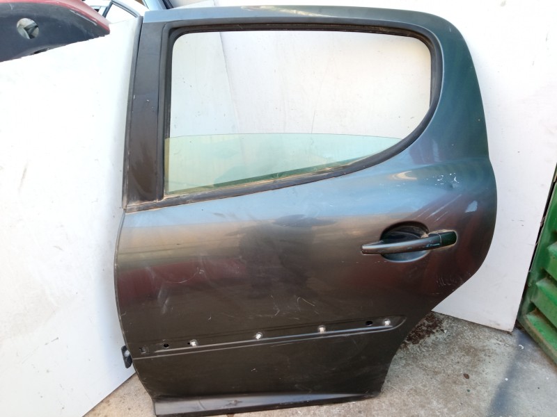 Recambio de puerta trasera izquierda para peugeot 207 1.4 referencia OEM IAM   