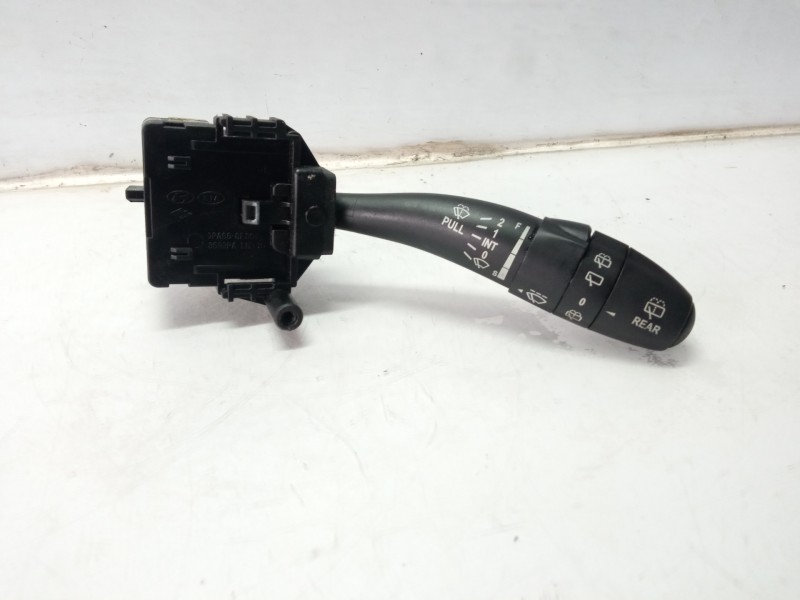Recambio de mando limpia para kia cee´d active referencia OEM IAM 934201H200  